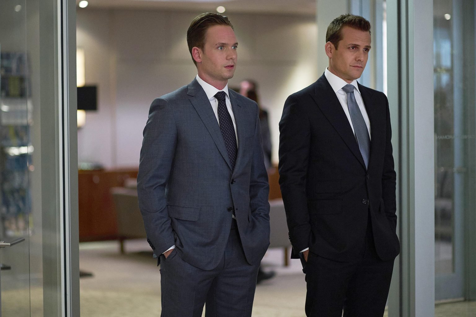 How to Dress like Harvey Specter & Mike Ross: Suits Tv show