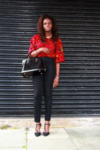 Red & yellow ‘Ankara’/’kitenge’/African print blouse/top with high waisted skinny jeans, T-bar heels, chain necklace & Louis Vuitton bag