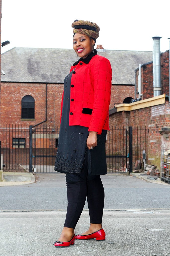 How to wear a tunic dress with a red checked blazer