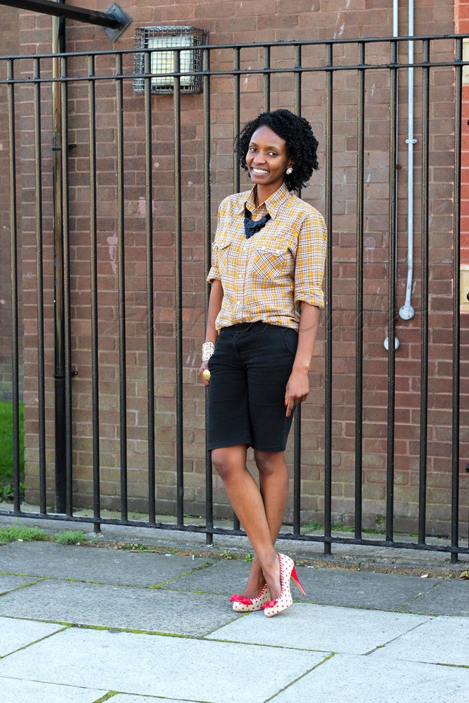 How to wear bermuda shorts with plaid shirt