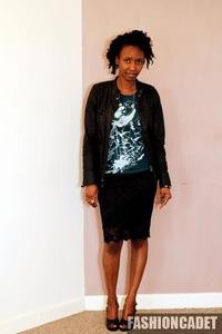 How to wear a printed t-shirt with lace pencil skirt