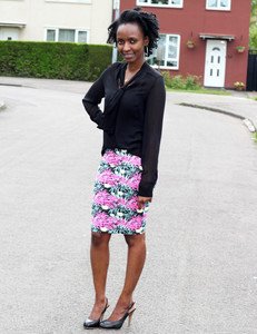 How to style Tropical print pencil skirt with a top